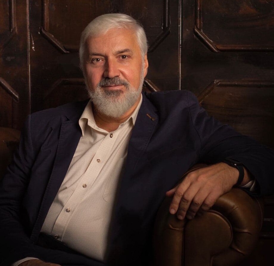 Александр Колесников
